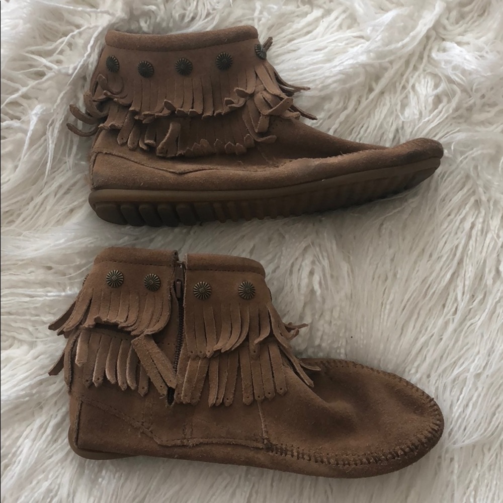 Minnetonka Tan Leather Moccasins
